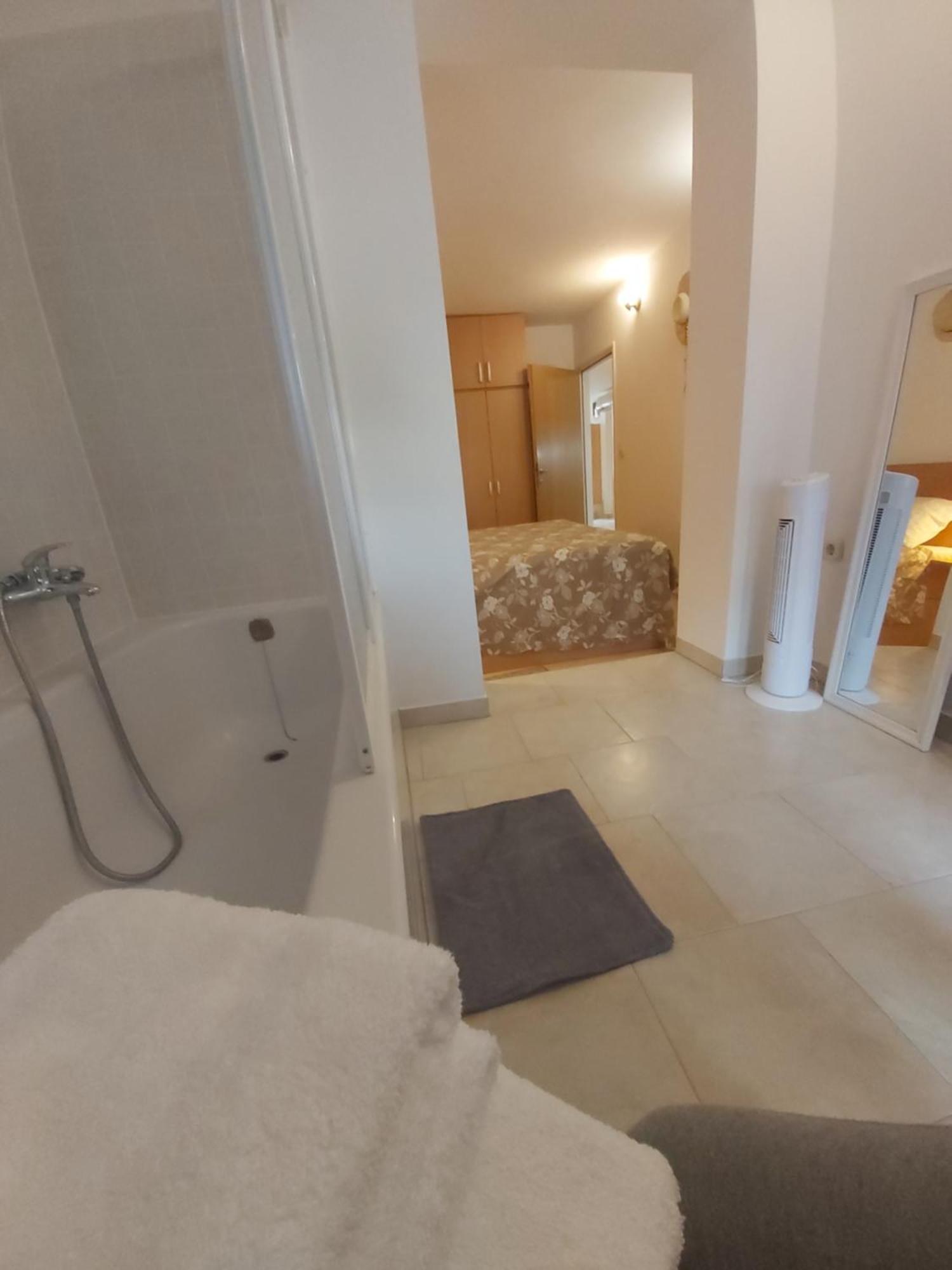 Apartman Luce With Shared Pool Zadar Exterior foto